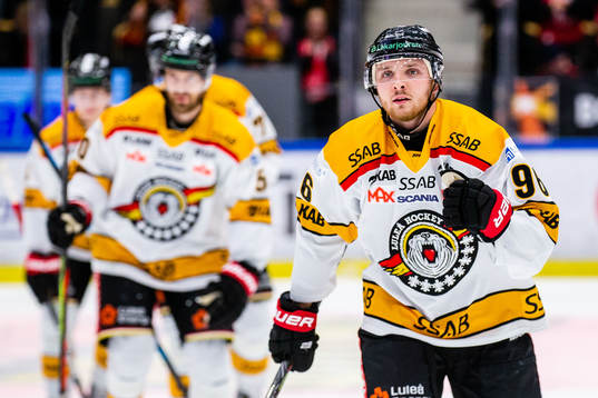 Luleås Robin Kovacs jublar
