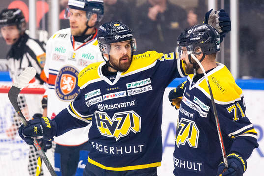 s Axel Holmström och HV71:s Linus Fröberg jublar