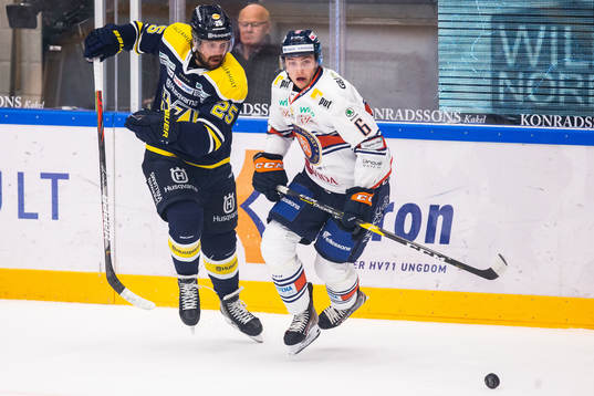 s Axel Holmström och Växjös Linus Högberg