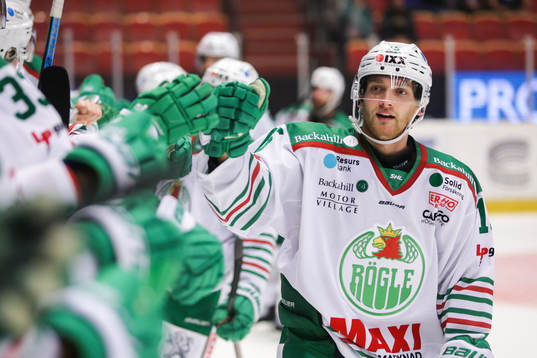 Rögles Simon Ryfors jublar