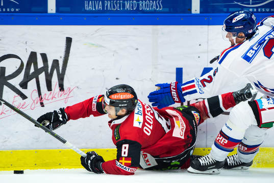 Malmö Redhawks Johan Olofsson och Oskarshamns Nichlas Torp