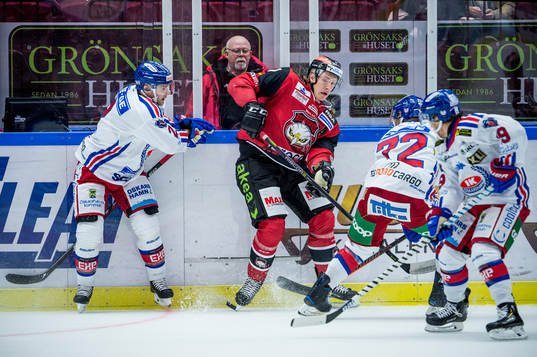 Malmö Redhawks Emil Sylvegård mot Oskarshamns Nichlas