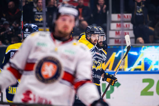 s Axel Holmström och Linus Fröberg jublar