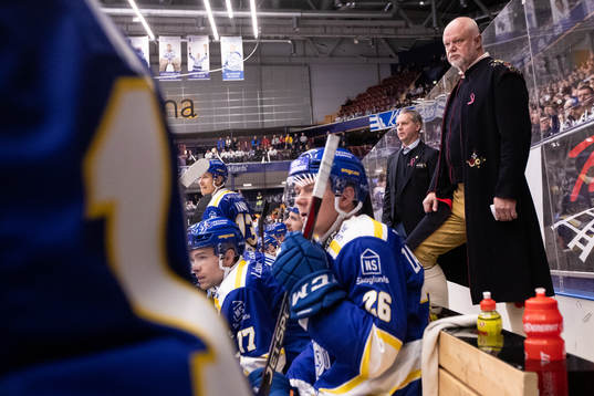 Leksands tränare Roger Melin i Leksandsdräkt