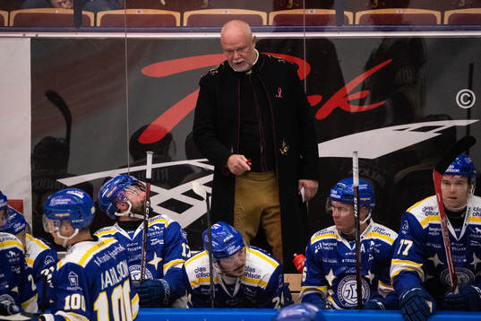 Leksands tränare Roger Melin i Leksandsdräkt