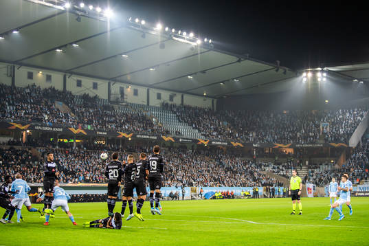 Arnor Traustason of Malmö FF with a free kick