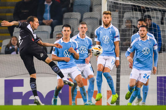 Alexander Gerndt of Lugano with a shoot against Jonas