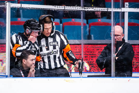 Domarna videogranskar Frölundas 0-2 mål