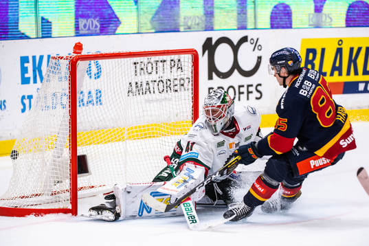 Djurgårdens Michael Haga gör 2-2 bakom Frölundas