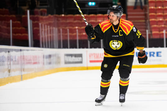 Brynäs Anton Rödin jublar