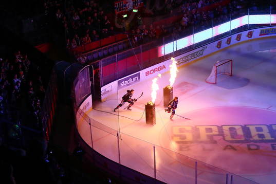 Intro till ishockeymatchen i SHL mellan Linköping och