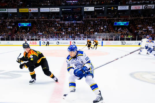 Brynäs Victor Söderström och Leksands Martin Karlsson