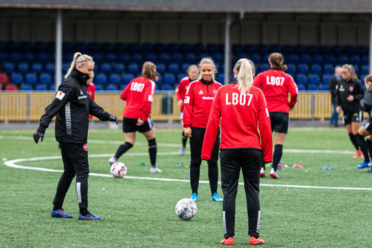 Limhamn Bunkeflos spelare värmer upp