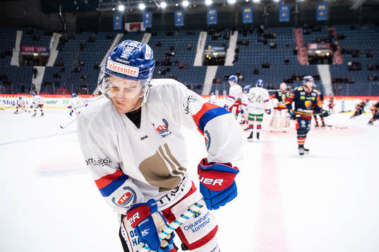Oskarshamns Tyler Kelleher värmer upp