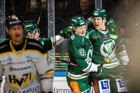 Färjestads Linus Arnesson och Victor Ejdsell jublar