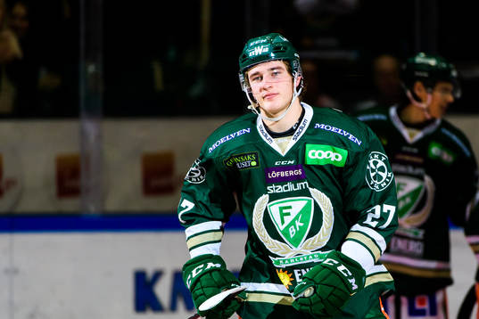 Färjestads Oskar Bäck jublar