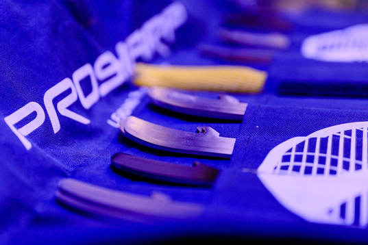 Skridskoskenor före ishockeymatchen i SHL mellan Växjö