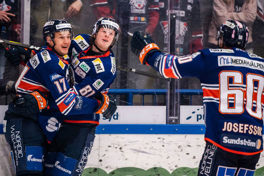 Växjös Jonas Engström och Fredrik Karlström jublar
