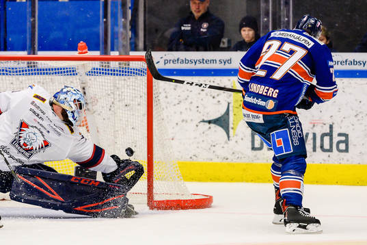 Växjös Martin Lundberg gör mål 5-2 bakom Linköpings