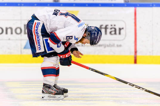 Linköpings Jimmy Andersson har ont