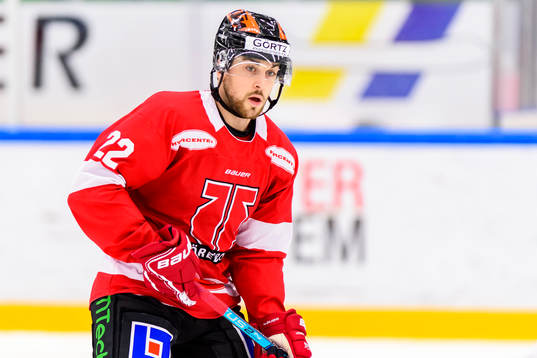 Örebros Jonathan Andersson innan ishockeymatchen i SHL