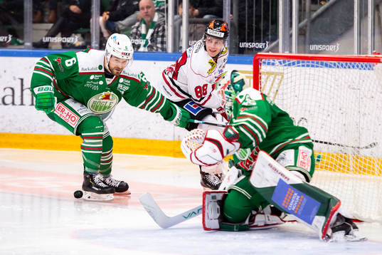 Rögles Craig Schira och Örebros Joonas Rask