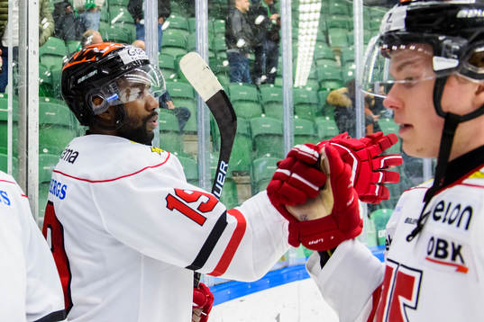 Örebros Daniel Muzito Bagenda  jublar