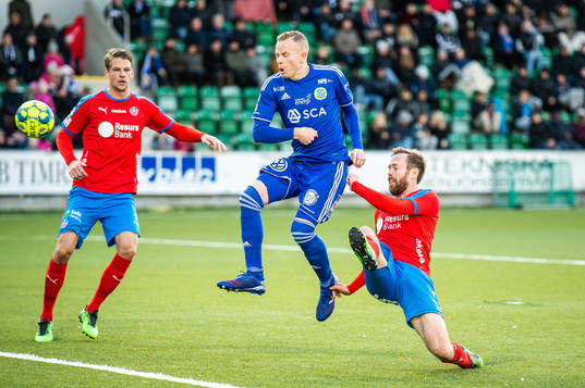 Sundsvalls Tobias Eriksson styr in 1-1