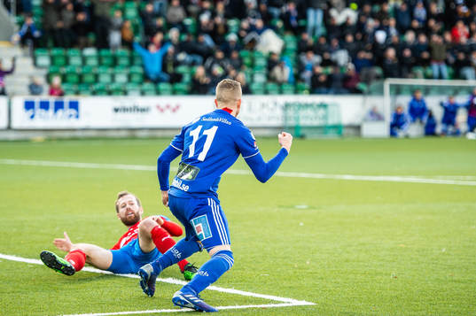 Sundsvalls Tobias Eriksson jublar
