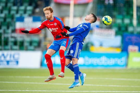 Helsingborgs Alexander Farnerud och Sundsvalls Pol Roige