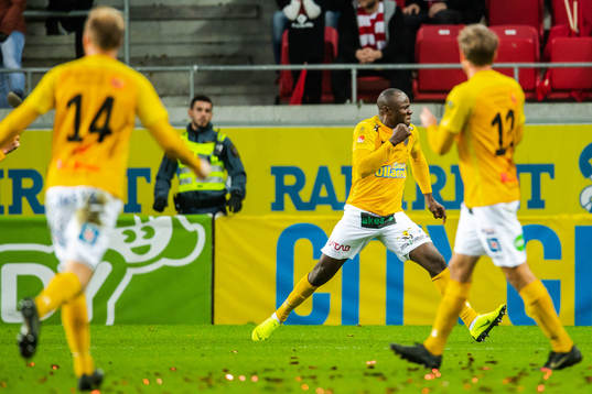 Falkenbergs John Chibuike jublar