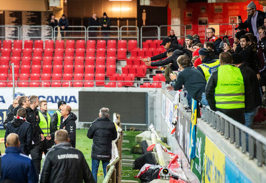 Kalmars tränare Magnus Pehrsson,  Kalmars assisterende