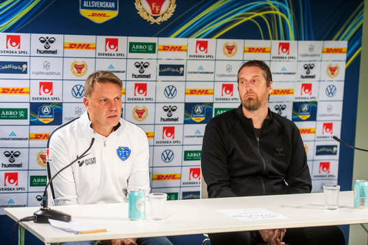 Falkenbergs tränare Hasse Eklund och Kalmars assisterende