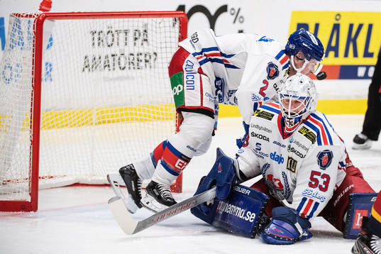 Oskarshamns Nichlas Torp och målvakt Fredrik