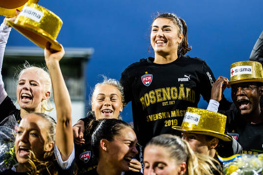 Rosengårds Hanna Bennison och målvakt Zecira Musovic