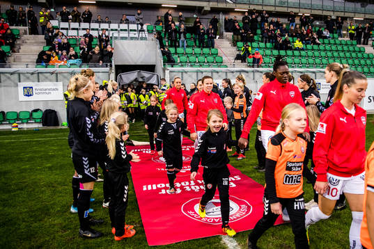 Rosengårds spelare gör entré