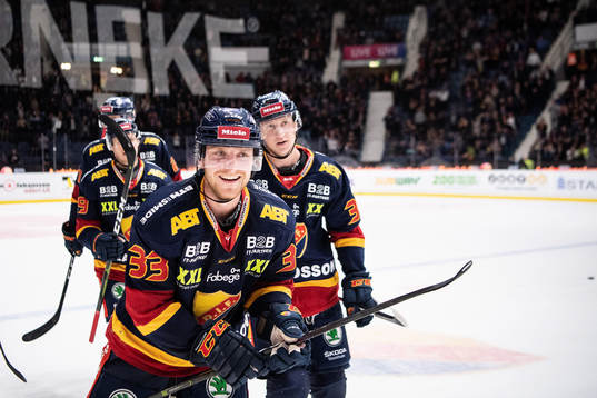 Djurgårdens Linus Hultström och Olle Alsing jublar