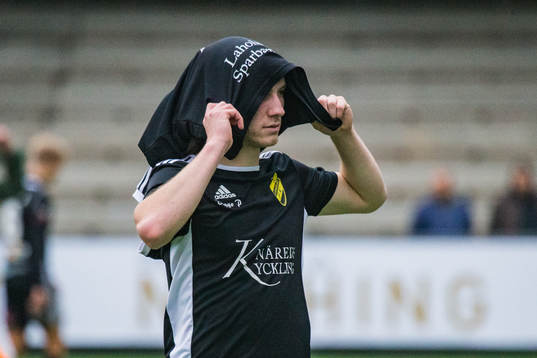 Laholms FKs Rasmus Liedman deppar