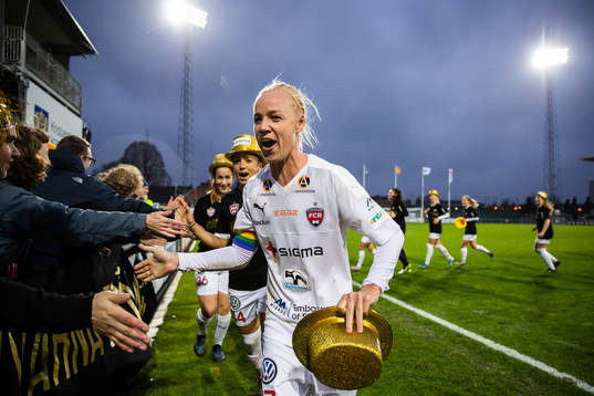 Rosengårds Caroline Seger jublar