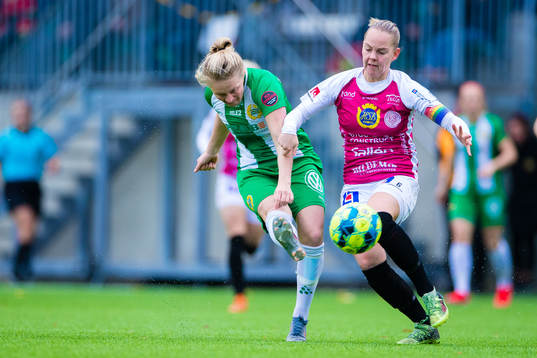 Hammarbys Emilia Larsson och Uppsalas Agnes Nyberg