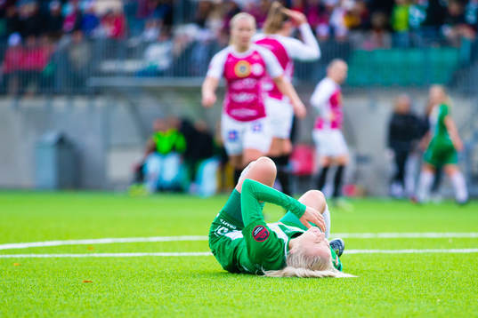 Hammarbys Jonna Ståhl har ont