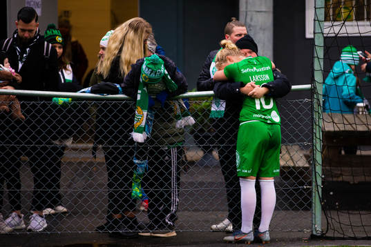 Hammarbys Emilia Larsson deppar