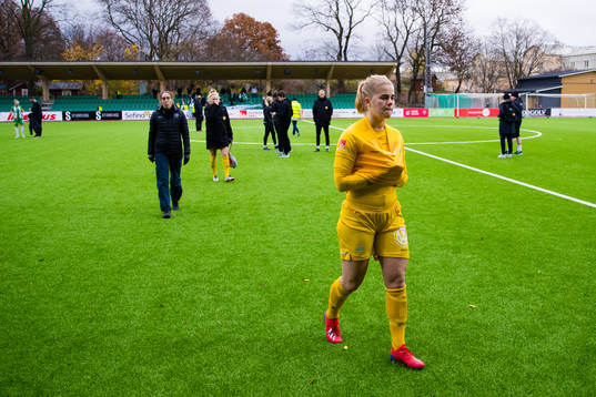 Hammarbys målvakt Britta Elsert Gynning deppar