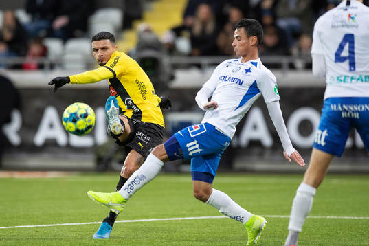 Häckens Ahmed Yasin och IFK Norrköpings Ian Smith