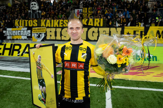 Häckens Kari Arkivuo tackas av
