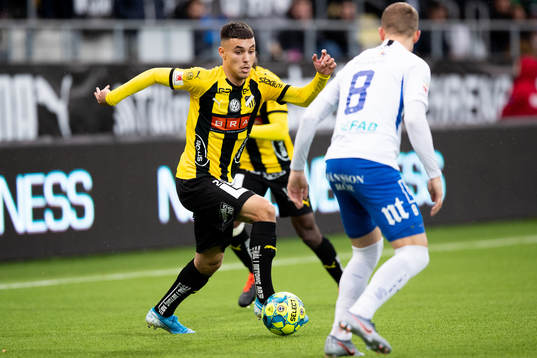 Häckens Ali Youssef mot IFK Norrköpings Gudmundur