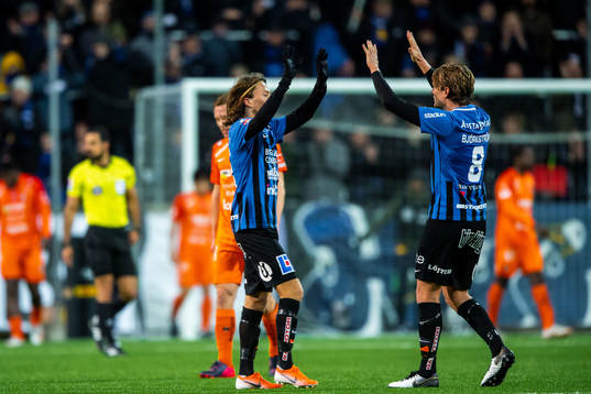 Sirius Axel Björnström och Sirius Tim Björkström jublar