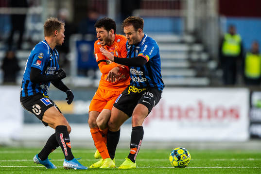 Sirius Niklas Busch Thor och AFC Eskilstunas Anel Rashkaj