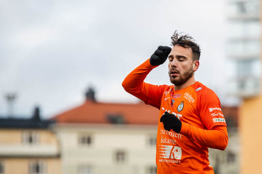 AFC Eskilstunas Dzenis Kozica deppar
