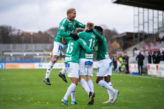 Brages Seth Kanteh Hellberg och Anton Lundin jublar